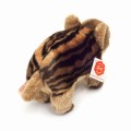 Maskotka warchlaka z miękkiego brązowego pluszu w jasne paski zabawka Teddy Hermann od tyłu