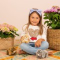 Maskotka królika baranka z miękkiego beżowego pluszu siedzący luksusowy pluszak Teddy Hermann z dzieckiem