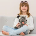 Maskotka kota kartuskiego z miękkiego szarego pluszu siedzący luksusowy pluszak Teddy Hermann z dzieckiem